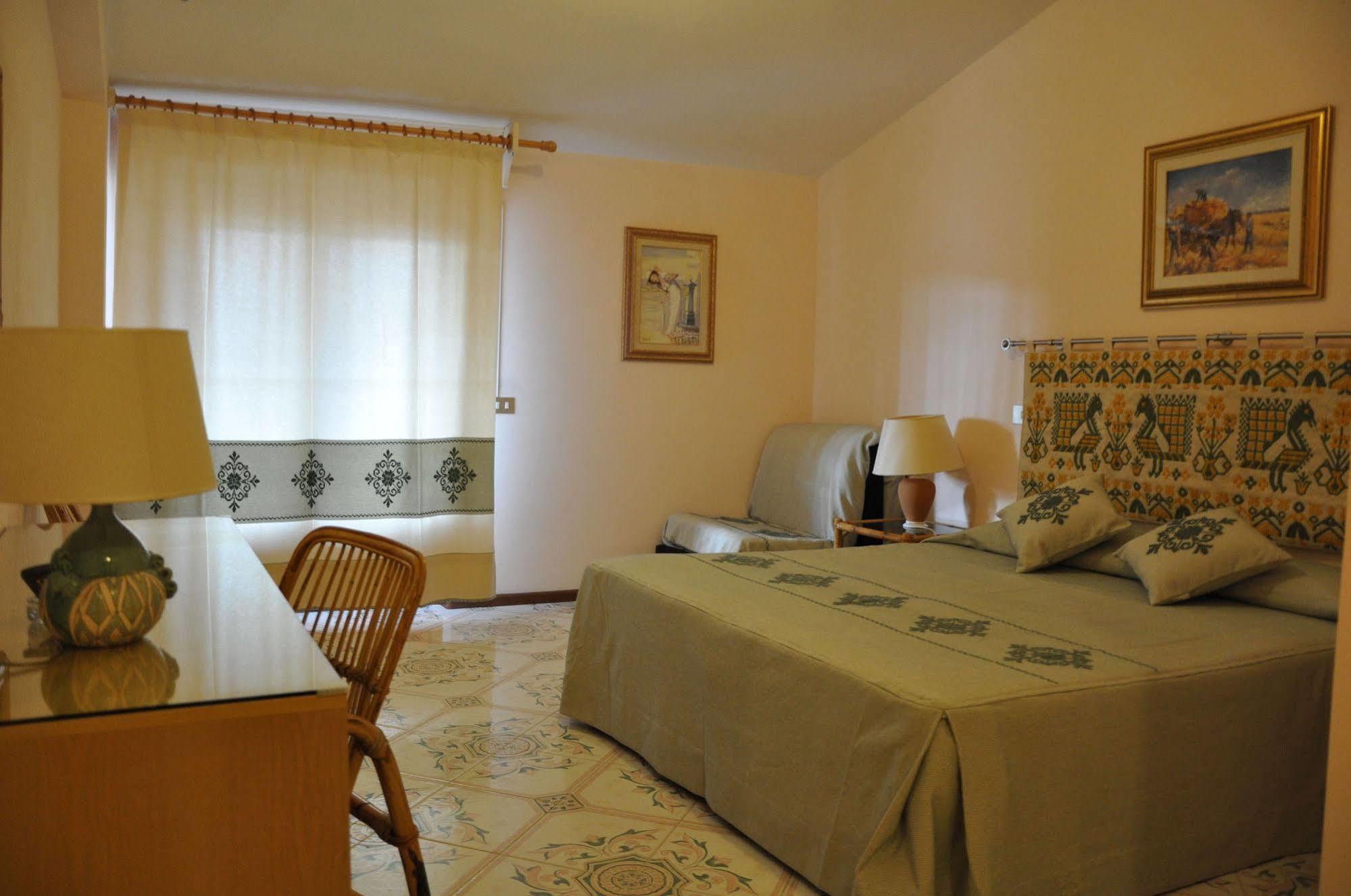 Hotel L'Oasi Cala Gonone Extérieur photo